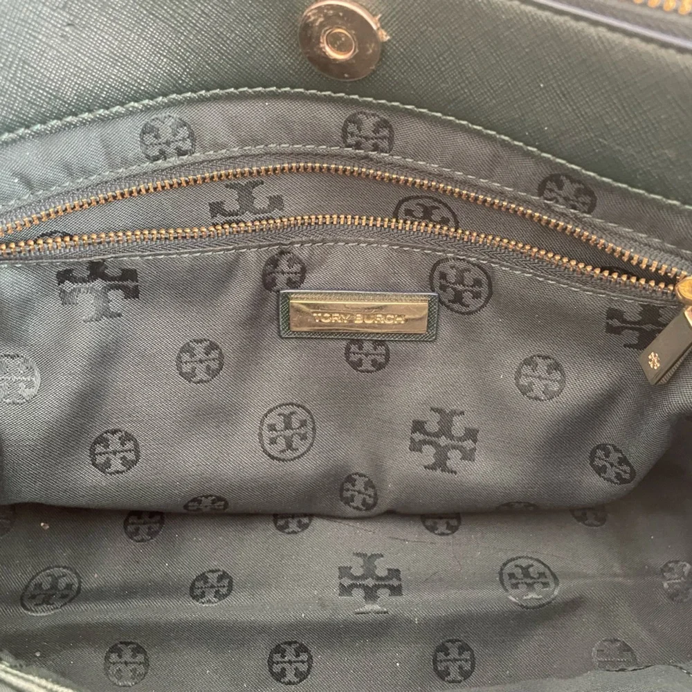 Tory Burch Saffiano Robinson Small Multi Tote - Picture 6 of 16